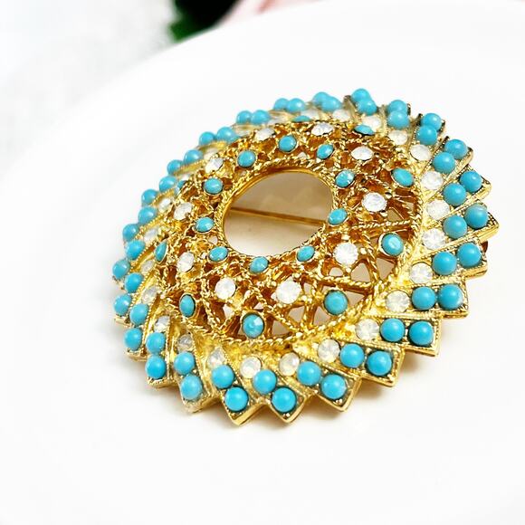 Sarah Coventry Aquarius Collection Turquoise Opal Wreath Brooch Pin - Picture 1 of 6